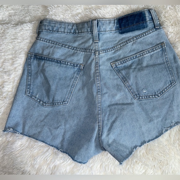 Wild Fable Highest Rise Cut-Off Shorts Distressed Size 6 Light wash Button Fly - Picture 3 of 3
